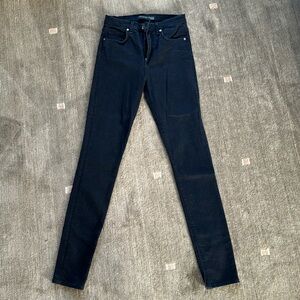 Black skinny jean with slit